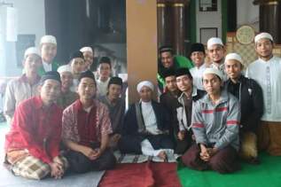 Sesi Foto Bersama Ulama Cirebon, Guru Kami : Buya Yahya